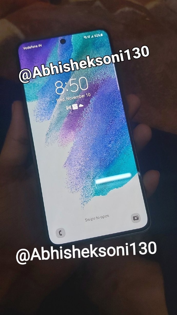 顶级性能！三星Galaxy S21 FE真机首曝：业内罕见小尺寸直屏旗舰