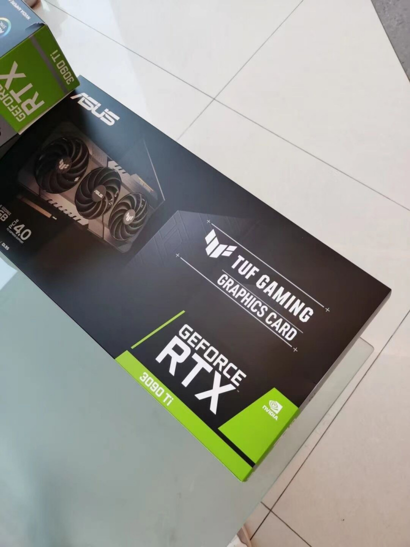 3090 Ti 显卡