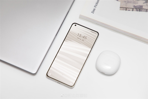 realme GT2 Pro正面曝光：顶级直屏 3.2K分辨率