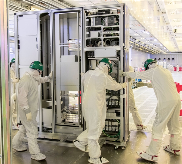 Intel EUV极紫外光刻设备进厂：冲刺“4nm”工艺