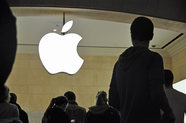 新款iPhone SE实物曝光：外观变化不大