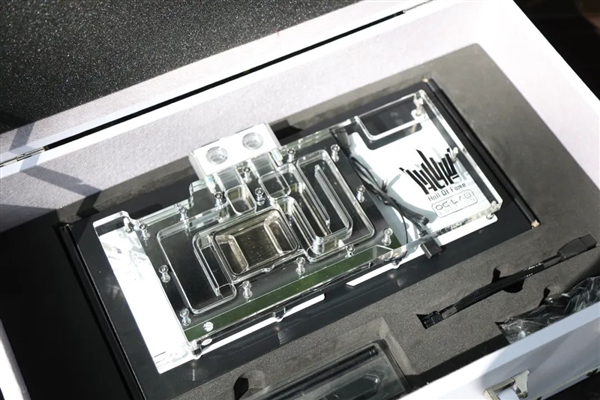 卡皇中的卡皇!影驰RTX 3090 Ti名人堂开卖:1600W供电