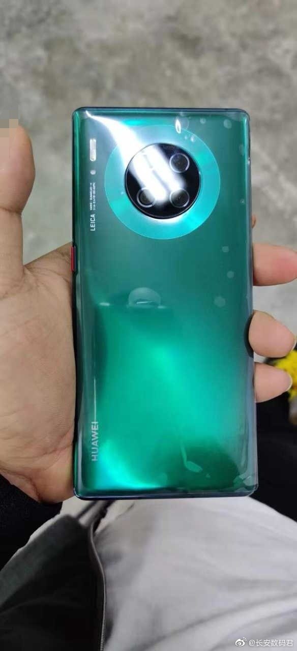 华为Mate 30 Pro真机照首次曝光，“带光圈”非一般的绿